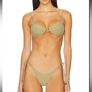 Indah Natalie Underwire Bikini top and bottom (small top, large bottoms)